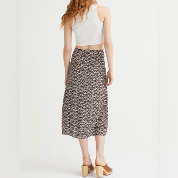 H&M Animal Print Feather Printed High Waisted Viscose Midi Split Skirt Sz 8 - Picture 7 of 15